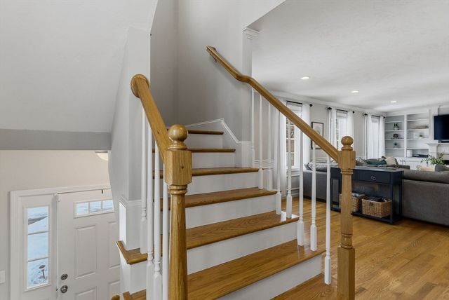 41 Glenvale Ave, Billerica, MA 01821