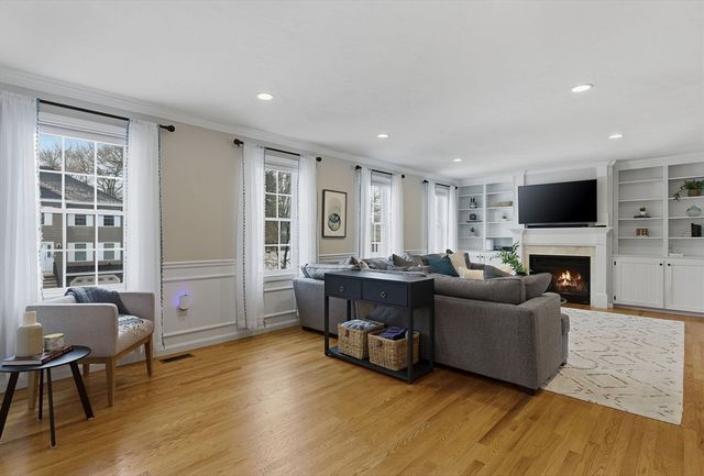 41 Glenvale Ave, Billerica, MA 01821