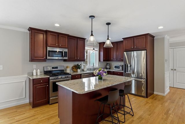 41 Glenvale Ave, Billerica, MA 01821