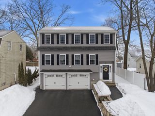 41 Glenvale Ave, Billerica, MA 01821