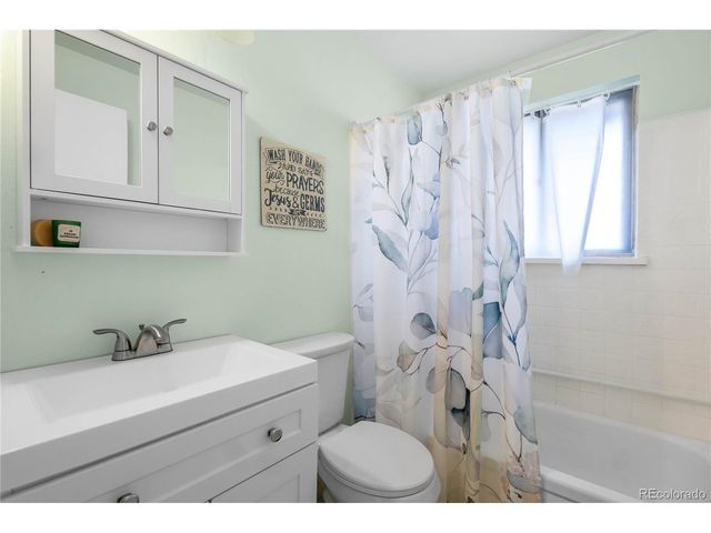 8423 Chase St, Arvada, CO 80003