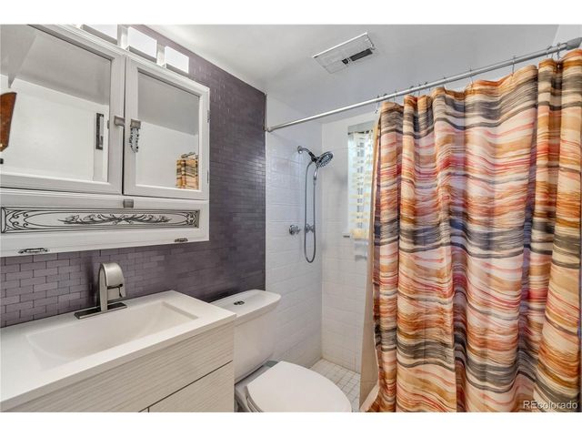 8423 Chase St, Arvada, CO 80003