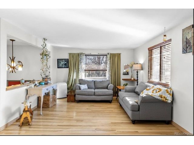 8423 Chase St, Arvada, CO 80003