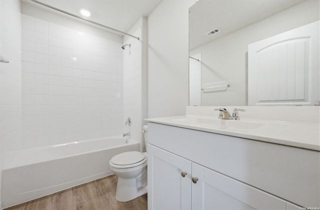 1325 Falls Grove, Seguin, TX 78155