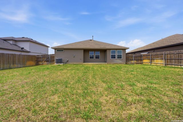 1325 Falls Grove, Seguin, TX 78155