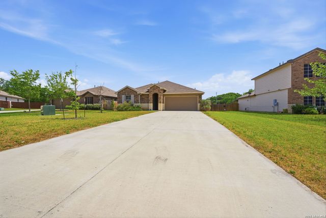 1325 Falls Grove, Seguin, TX 78155