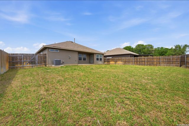 1325 Falls Grove, Seguin, TX 78155