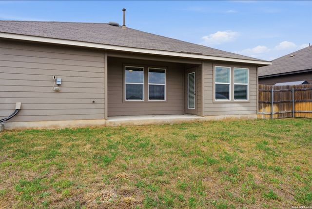 1325 Falls Grove, Seguin, TX 78155