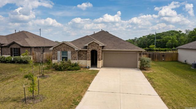 1325 Falls Grove, Seguin, TX 78155