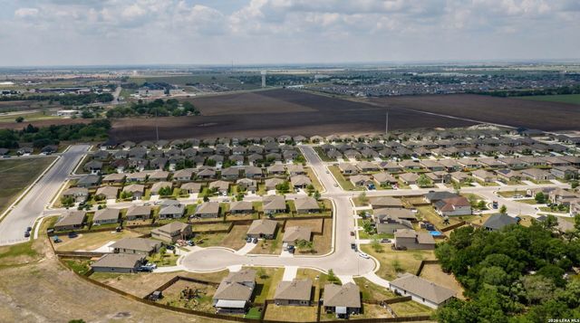 1325 Falls Grove, Seguin, TX 78155