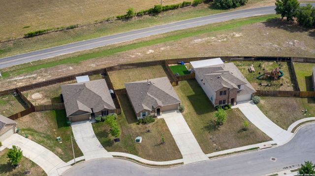 1325 Falls Grove, Seguin, TX 78155