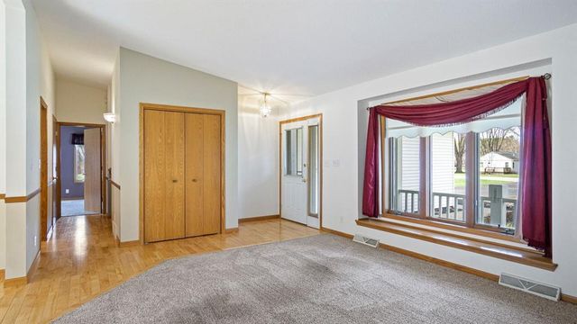5211 E Hamilton Avenue, Eau Claire, WI 54701