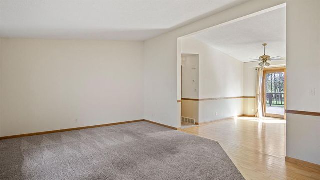 5211 E Hamilton Avenue, Eau Claire, WI 54701