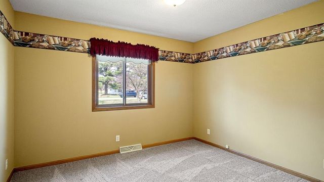 5211 E Hamilton Avenue, Eau Claire, WI 54701