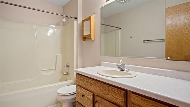 5211 E Hamilton Avenue, Eau Claire, WI 54701