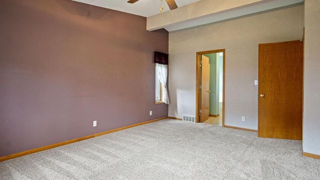 5211 E Hamilton Avenue, Eau Claire, WI 54701