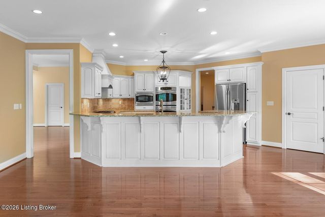 6608 Nightingale Bluff Ln, Louisville, KY 40241