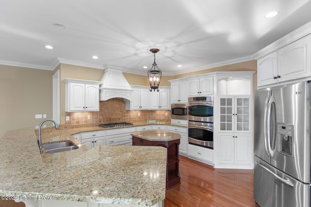 6608 Nightingale Bluff Ln, Louisville, KY 40241