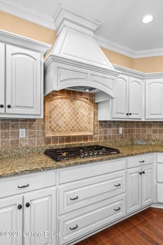 6608 Nightingale Bluff Ln, Louisville, KY 40241