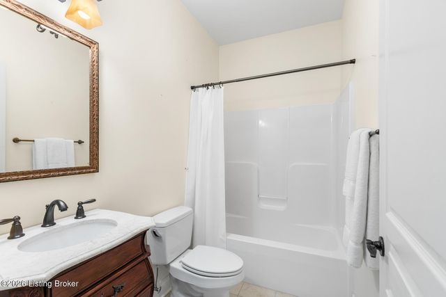 6608 Nightingale Bluff Ln, Louisville, KY 40241