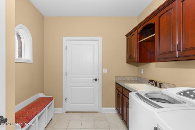 6608 Nightingale Bluff Ln, Louisville, KY 40241