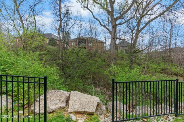 6608 Nightingale Bluff Ln, Louisville, KY 40241