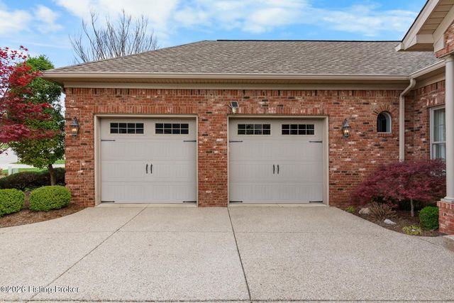 6608 Nightingale Bluff Ln, Louisville, KY 40241