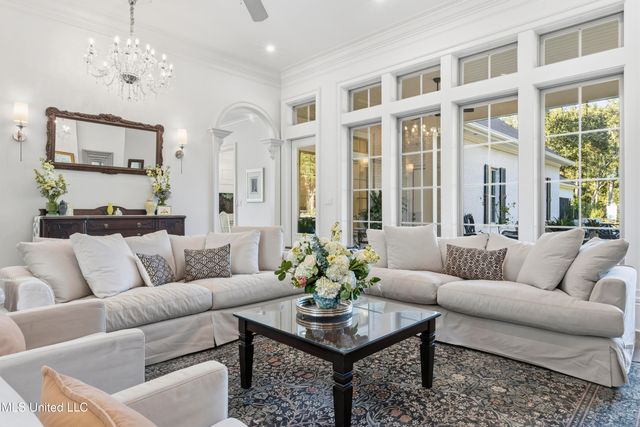 7561 Oakenshield Lane, Pass Christian, MS 39571