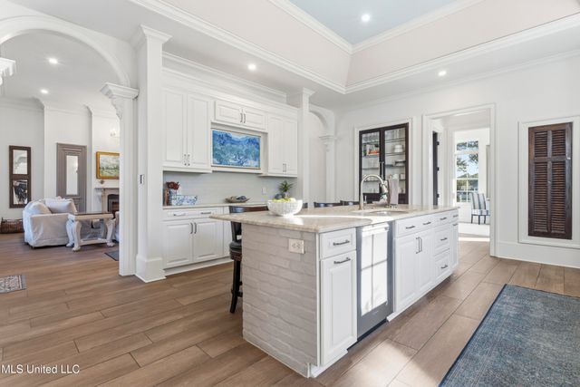 7561 Oakenshield Lane, Pass Christian, MS 39571