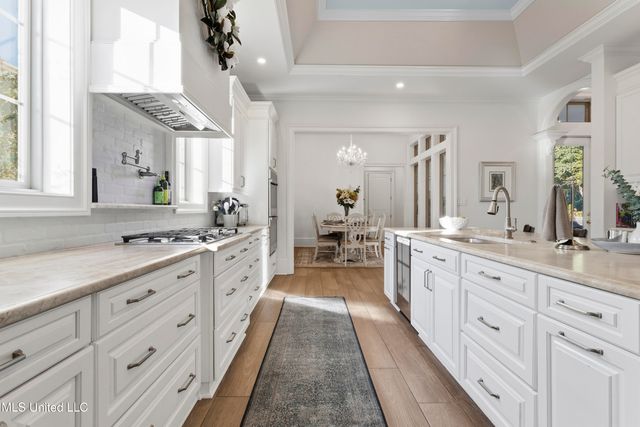 7561 Oakenshield Lane, Pass Christian, MS 39571