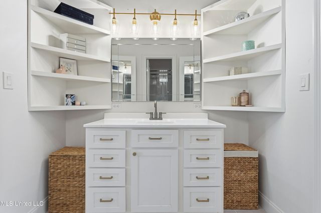 7561 Oakenshield Lane, Pass Christian, MS 39571