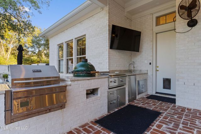 7561 Oakenshield Lane, Pass Christian, MS 39571