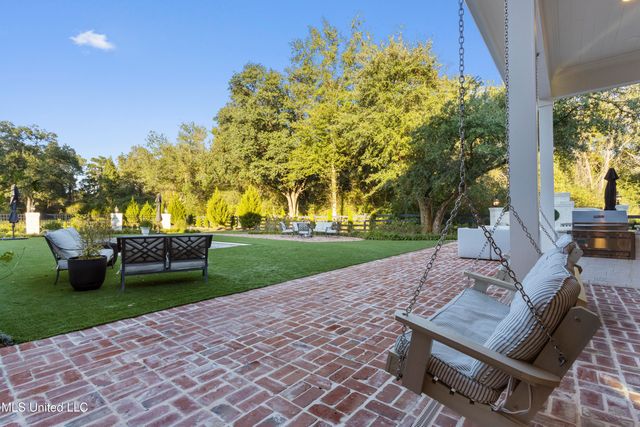 7561 Oakenshield Lane, Pass Christian, MS 39571