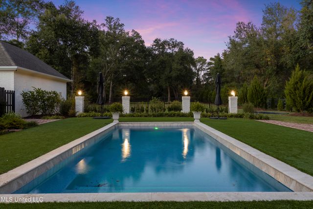 7561 Oakenshield Lane, Pass Christian, MS 39571