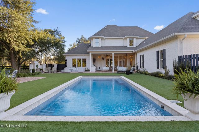 7561 Oakenshield Lane, Pass Christian, MS 39571