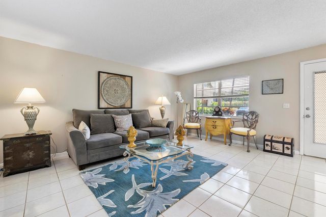 157 Flanders D, Delray Beach, FL 33484