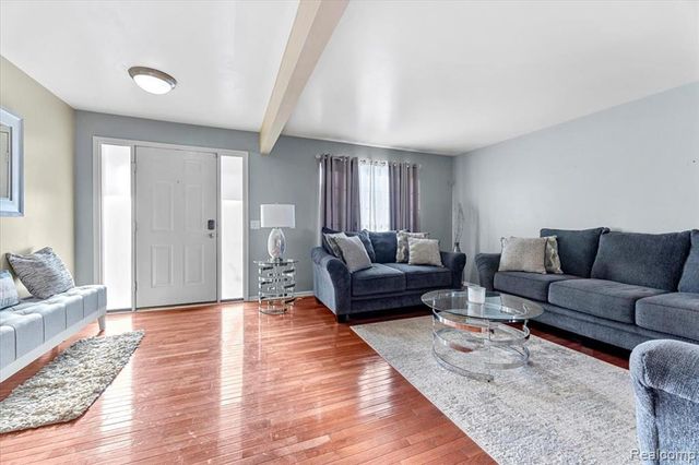 3710 Ridge View Drive, Trenton, MI 48183