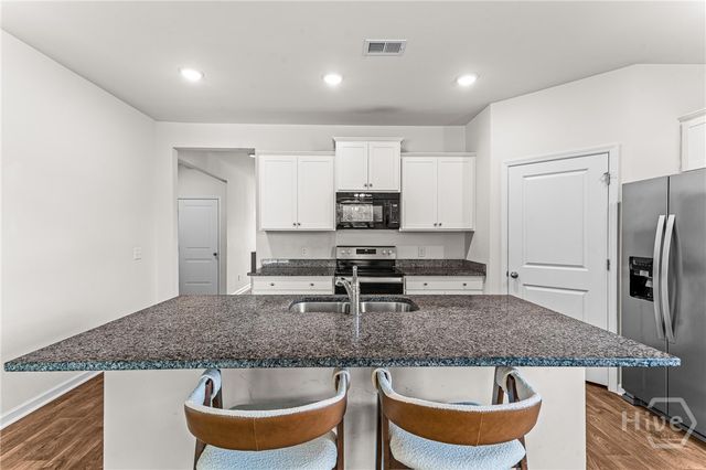 51 Wedge Circle, Richmond Hill, GA 31324