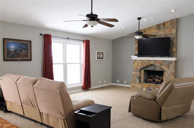 2017 Joy Street, Excelsior Springs, MO 64024