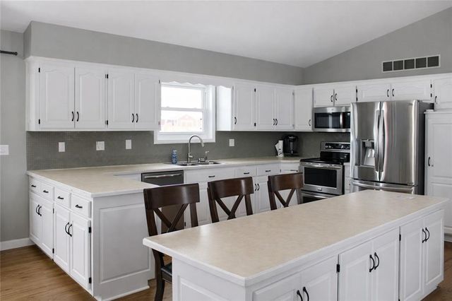 2017 Joy Street, Excelsior Springs, MO 64024