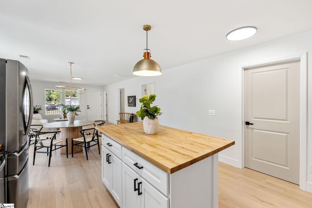 7527 Mapleleaf Drive, Spartanburg, SC 29303