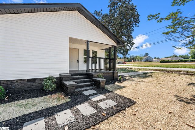 7527 Mapleleaf Drive, Spartanburg, SC 29303