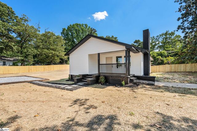 7527 Mapleleaf Drive, Spartanburg, SC 29303