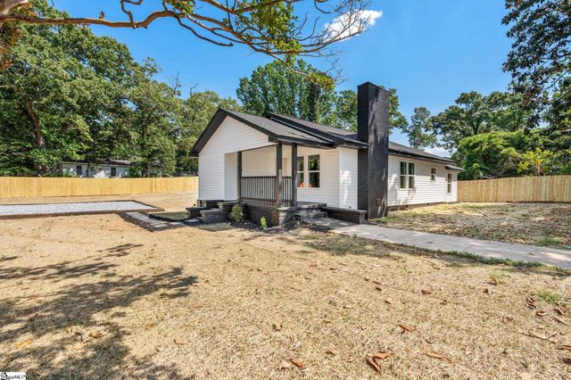 7527 Mapleleaf Drive, Spartanburg, SC 29303