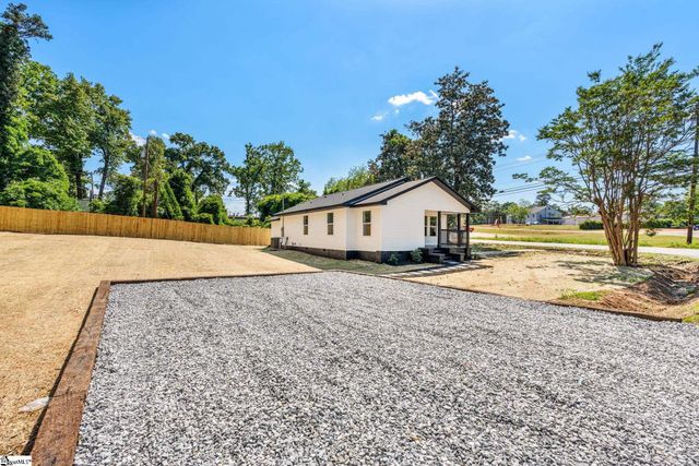 7527 Mapleleaf Drive, Spartanburg, SC 29303