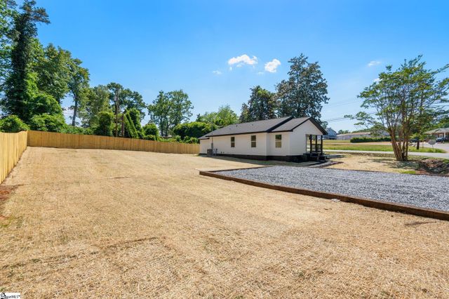 7527 Mapleleaf Drive, Spartanburg, SC 29303