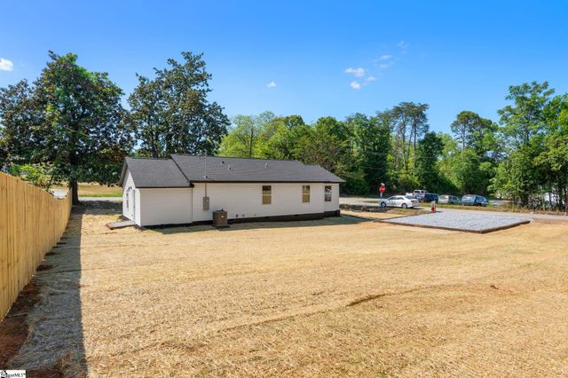 7527 Mapleleaf Drive, Spartanburg, SC 29303