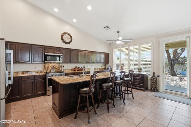 9796 E Rock Ridge Court, Tucson, AZ 85749
