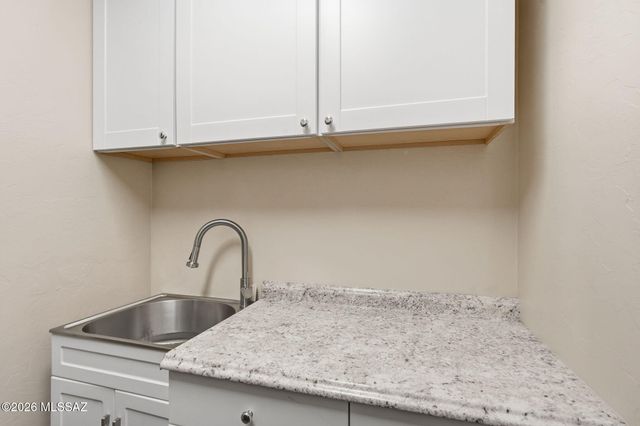 9796 E Rock Ridge Court, Tucson, AZ 85749