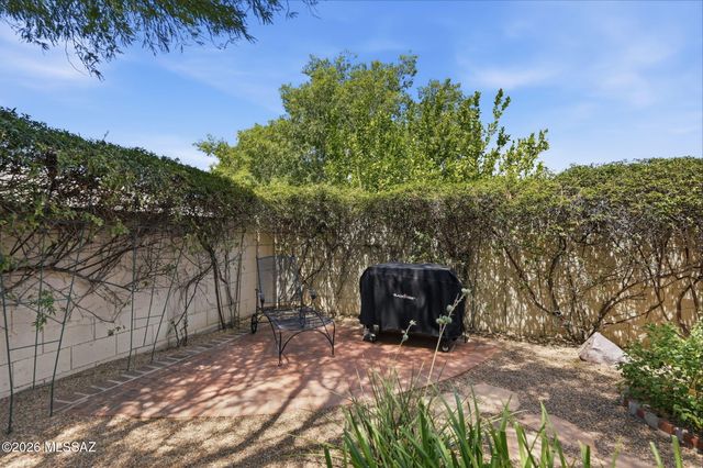 9796 E Rock Ridge Court, Tucson, AZ 85749